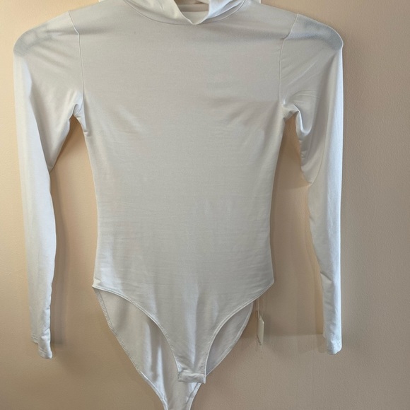 Mangopop Mock Neck Bodysuit NWT - Picture 6 of 11